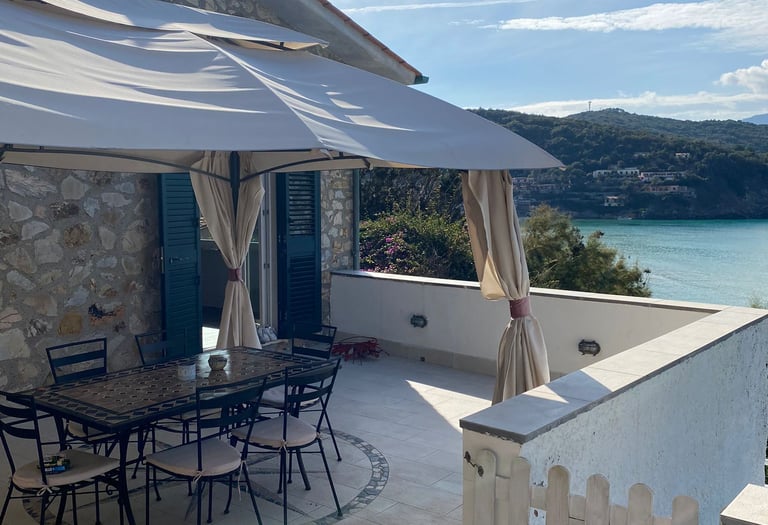 Terrazza panoramica di Villa Grazia con vista sul mare