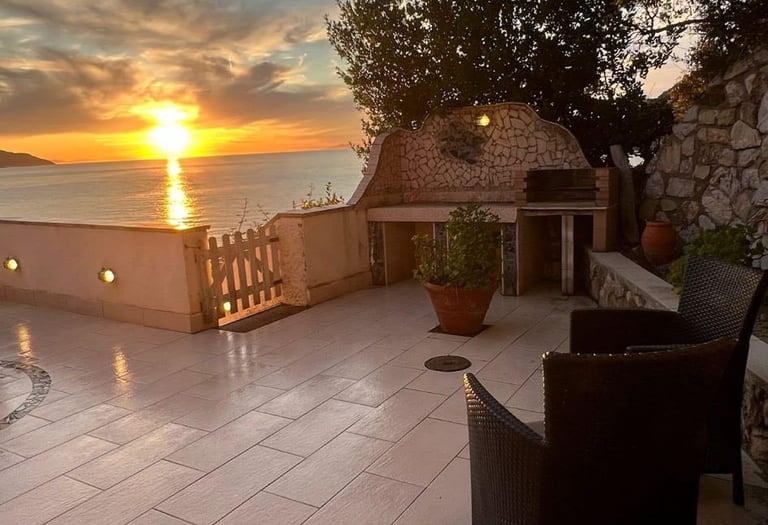 Spazi esterni con barbecue e zona relax