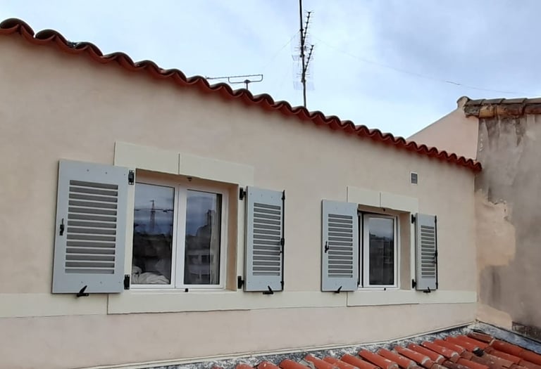 Remise en état de façade sur Bâtîment  ancien à Marseille. Harenova