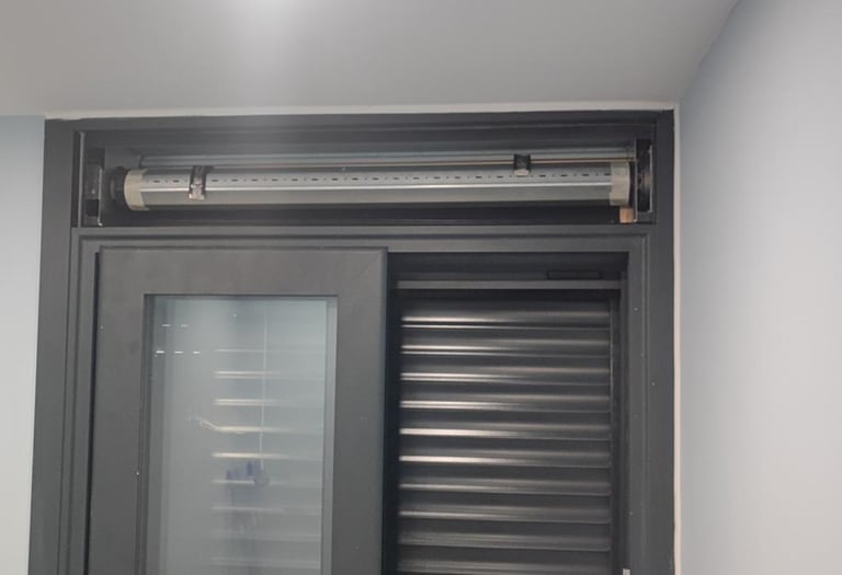 reparación persiana compacta