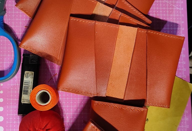 Amo Adi genuine leather goods Raga card holder