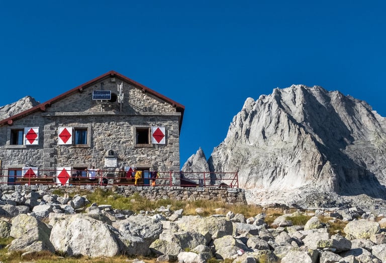 Rifugio Gianetti and Pizzo Badile 