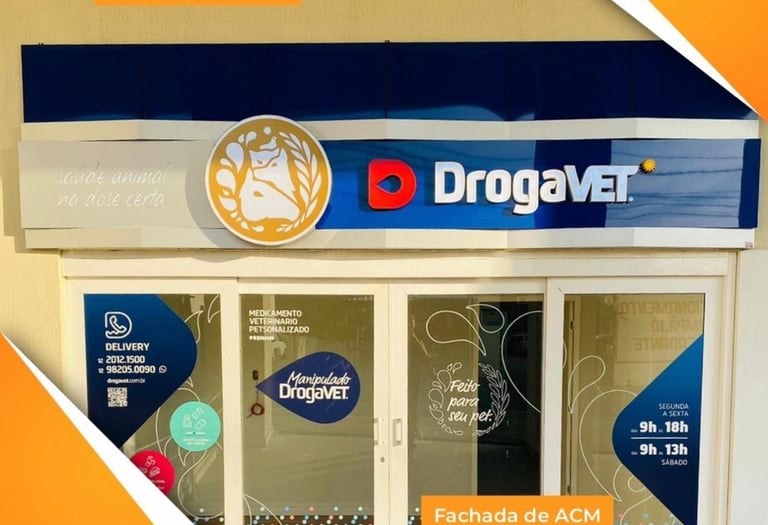 Fachada empresarial com acabamento profissional em ACM