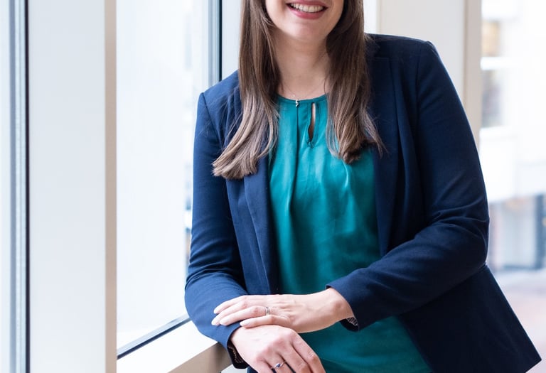 Photo de Alexandra Gaujard conseillère financière 