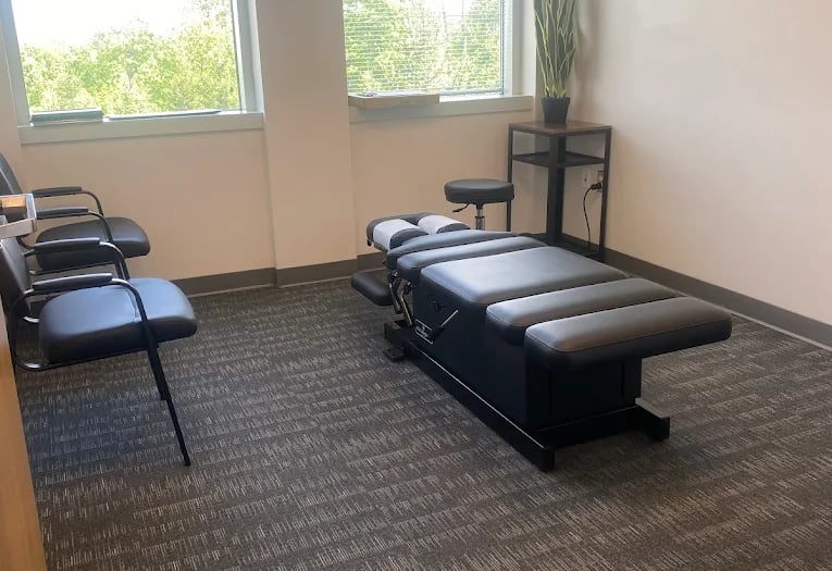 Visual of chiropractic care room in the wellness way leesburg