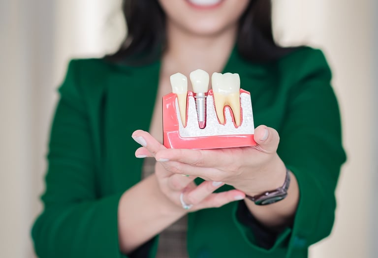Dra. Paula Trindade - Cirurgia de implantes e protocolos dentários Campinas. Transformando sorrisos.
