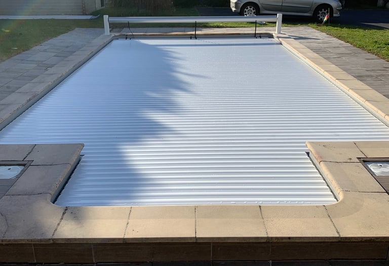Volet de piscine hors-sol sur un bassin de 8mx4m