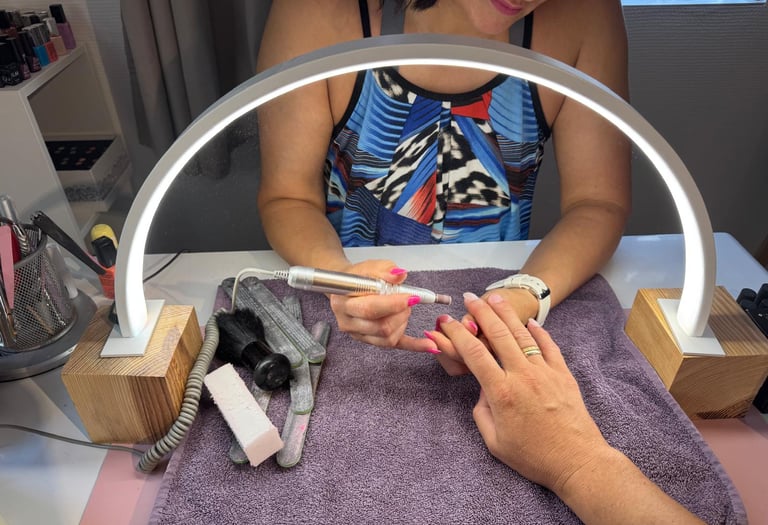 Strass Institut - Spa Prive - Jacuzzi - onglerie