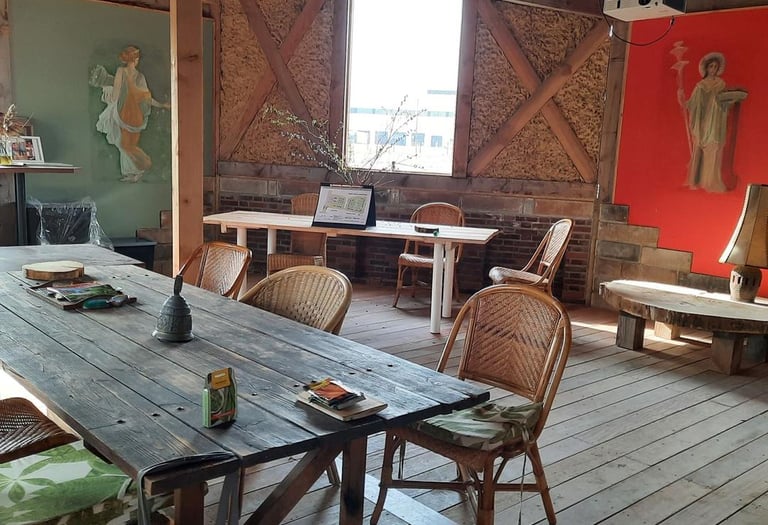 De gemeenschapsruimte in de romeinse barak