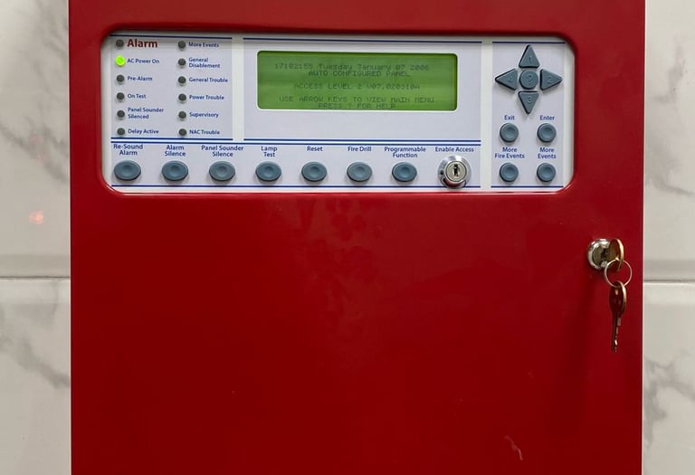 خدمات تركيب وصيانة أنظمة الإنذار بمستوى احترافي.