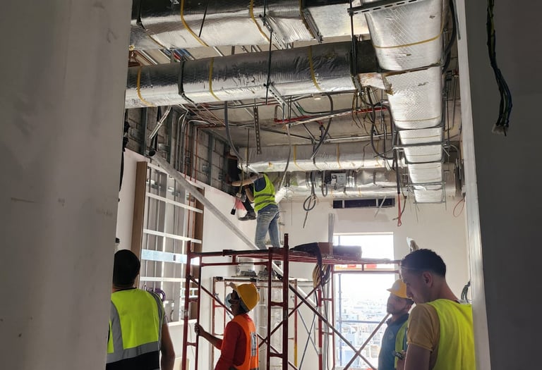 مشروع SES Solutions لأنظمة الأمن والسلامة في فندق 