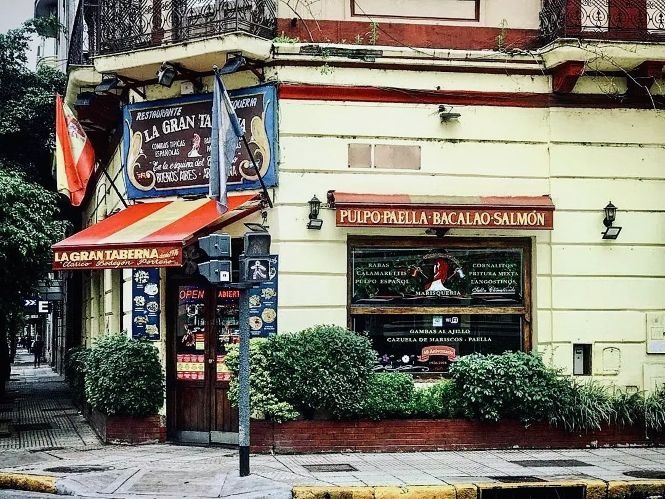 Resturant La Gran Taverna Facade