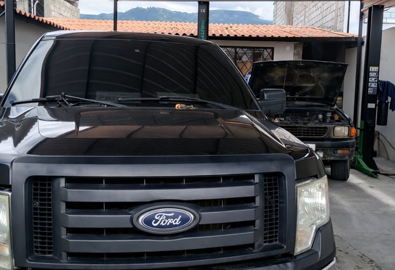 Atención profesional para vehículos de alto rendimiento, Ford Raptor Mercedes Benz y otros.