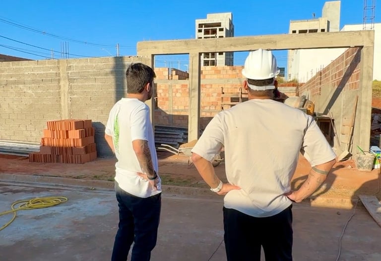 Equipe de engenharia da Construtora TFG Business em Passos MG