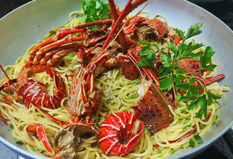 Ristorante a Maio Capo Verde con piatti di pesce fresco e cucina locale