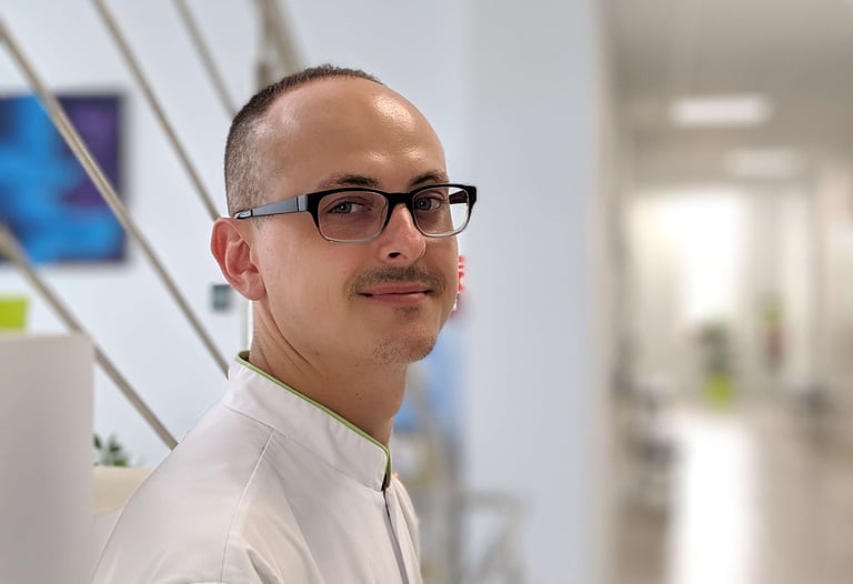 Гарбар Руслан Федорович лікар уролог хірург Garbar Ruslan urology surgery Kyiv