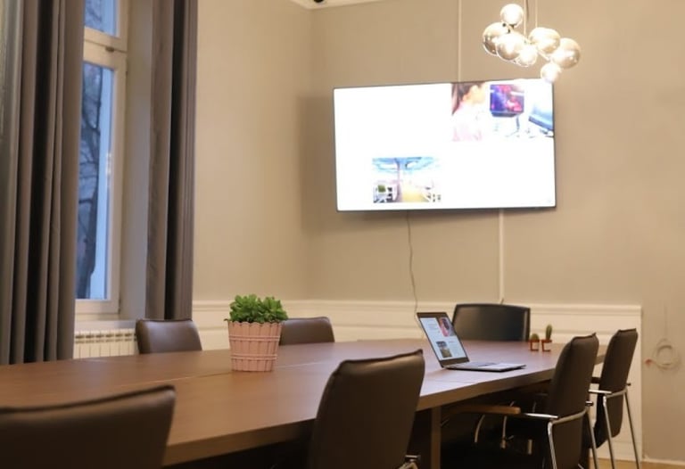 a conference room with beautiful view on Old Town street Petrakijina
