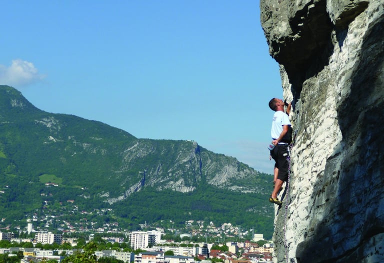 escalade Grenoble falaise Isère Skitruck