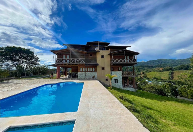 Piscina de la villa presidencial Constanza