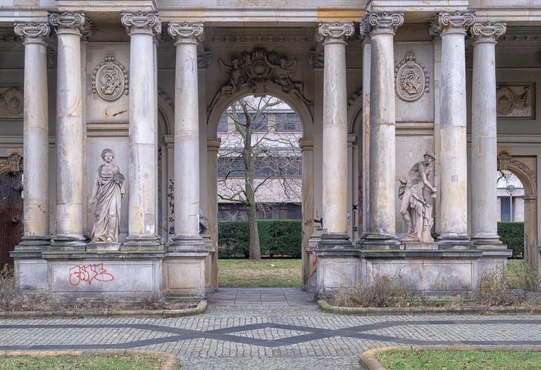 Reinhard Mokros: Berlin, Kleistpark, Königskollonaden