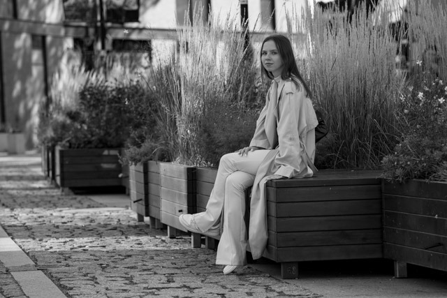 Portret w scenerii miejskiej.