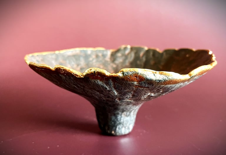 coupe forme corail ou champignon terres de papier en argile végétale coupe à pied