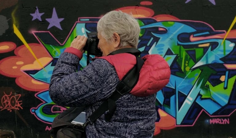 Martha Cooper, a fotógrafa que documentou o próprio nascimento do Hip-Hop em Nova York.