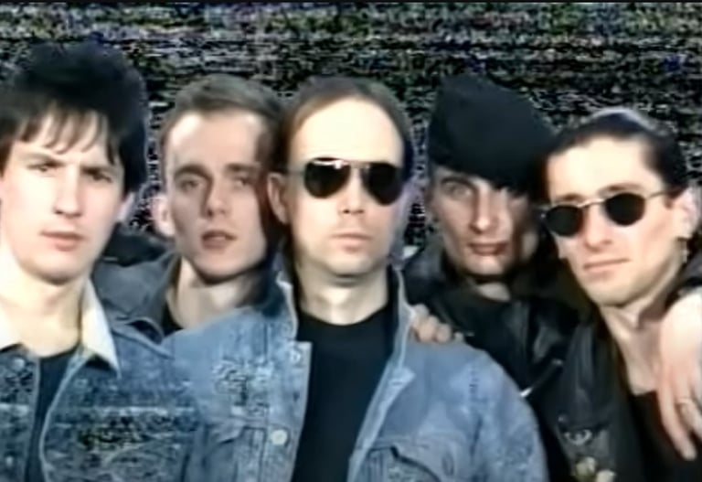 Gitár akkordok: Republic - Repül a bálna