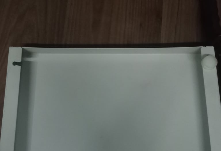 En esta caso la base perdió una pieza en la cual se sostenía