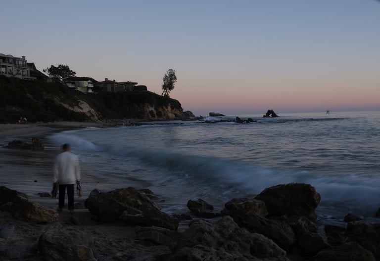 Corono Del Mar Beach, Sunset in California, Golden Hour View, Orange County Beach