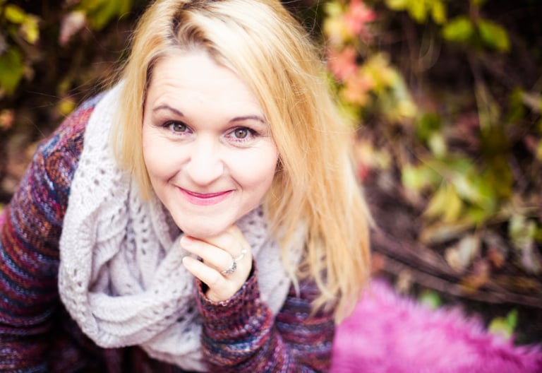 Ildiko Hankoszky - illustrated stories that guide through change with warmth, whimsy, gentle wisdom