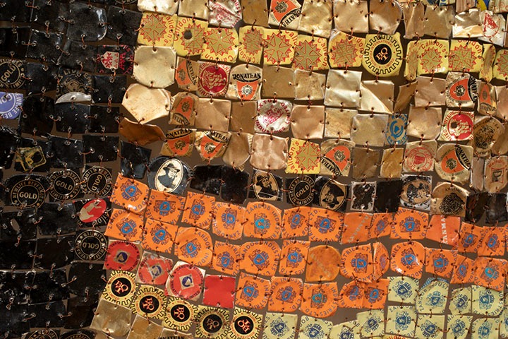 El anatsui danu 2006 sustainable gallery merken magazine merkenmagazine