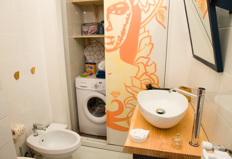 Private bathroom at Studio Paolina holiday apartment in Rome