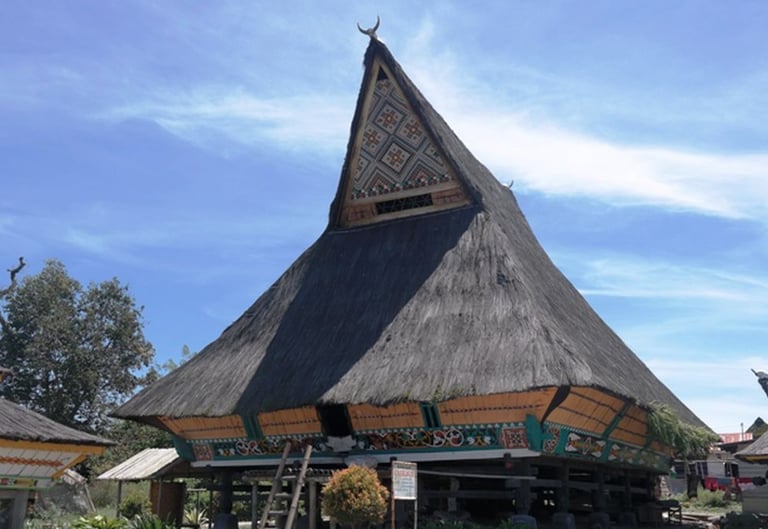Batak Karo (Rumah Siwaluh Jabu)