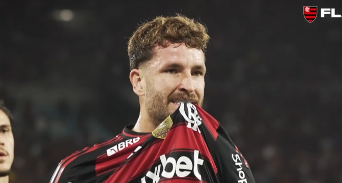 Léo Pereira, em 2025, consolidou-se como pilar defensivo do Mengão, gerando interesse europeu.