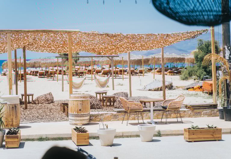 the beach lounge at Kahlua Jungleroom