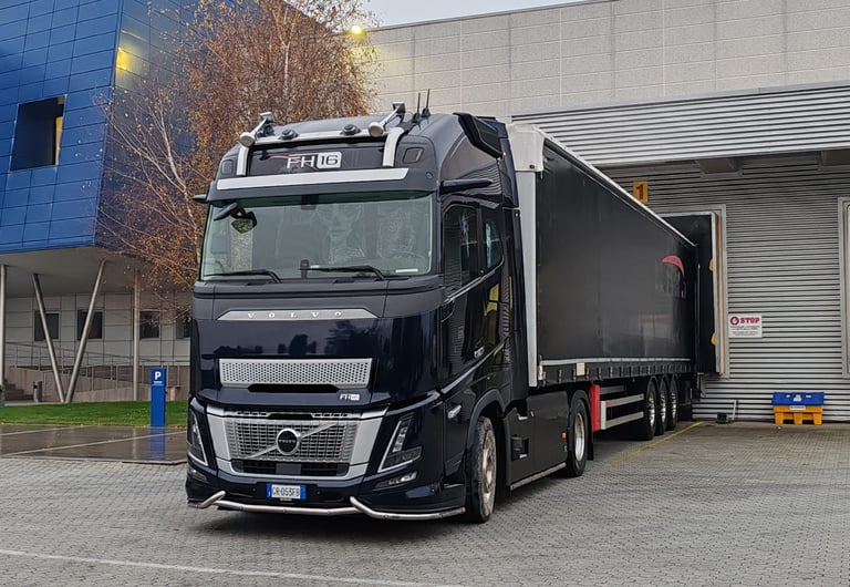 Azienda di autotrasporti specializzata in consegne rapide ed efficienti. - Vercelli - Pemonte top