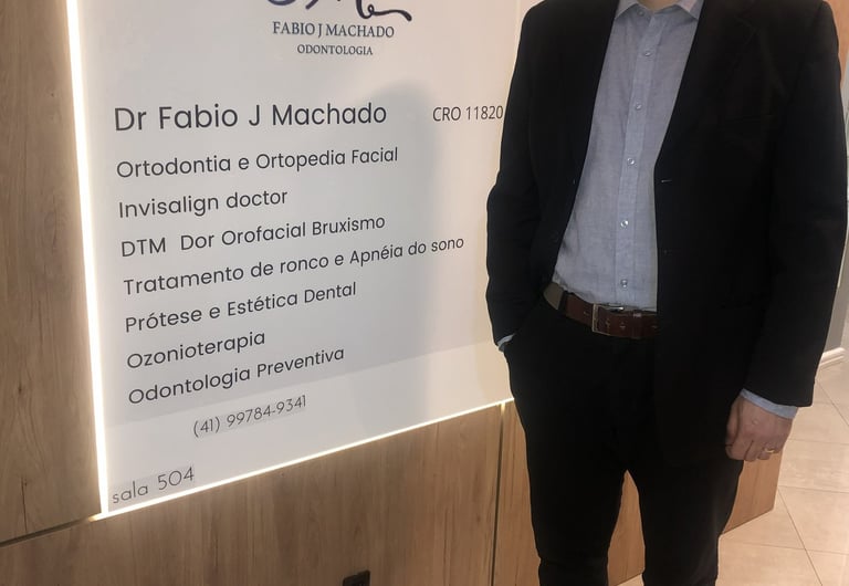 Facetas dentárias em Curitiba com planejamento estético e foco em naturalidade