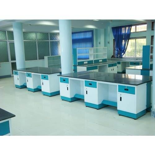 Stainless steel work table for pharma lab