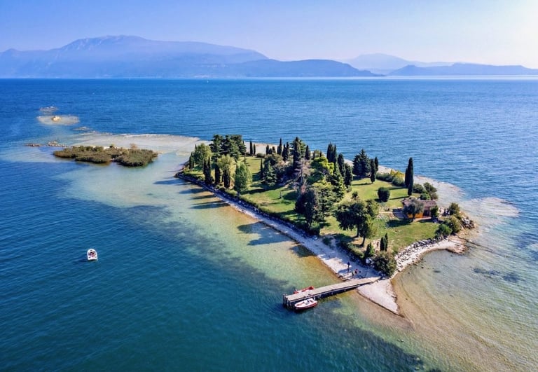 Lago di Garda a 300 metri House in Manerba vista sull'isola