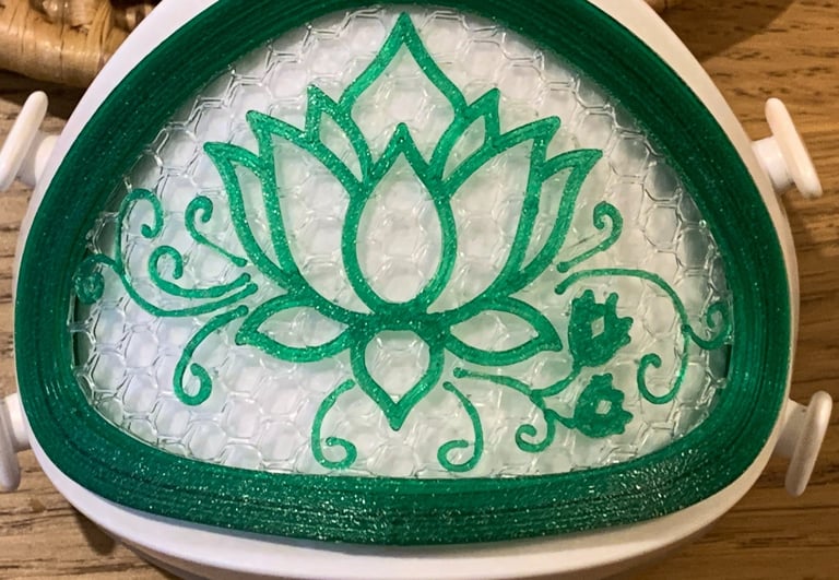 flo-36: Flomask with Lotus Flower-outline