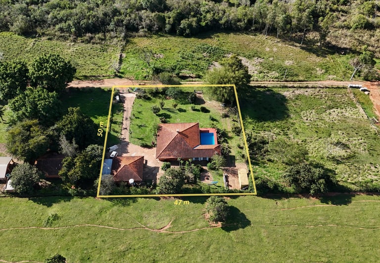 Charmantes Anwesen mit Bungalow, Pool und Gästehaus - idyllische Lage in Colonia Independencia