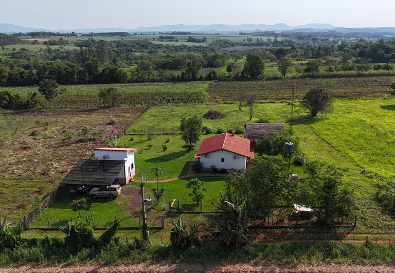 Anwesen in Arroyo Moroti, Nähe Independencia – Grundstück mit drei Gebäuden, Wald & Weitsicht