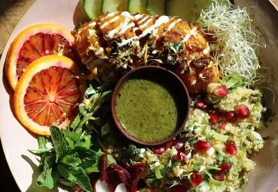 “Safe diet meal plans represented by a healthy salad emoji.”