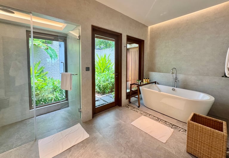 Baros Maldives baros suite bathroom