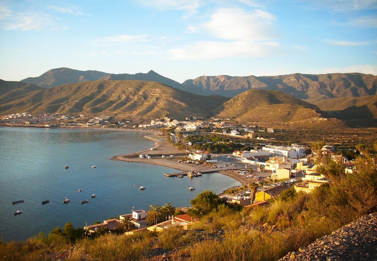 View of La Azohía from the path leading up to the Santa Elena tower. Photo by TASAIRES.