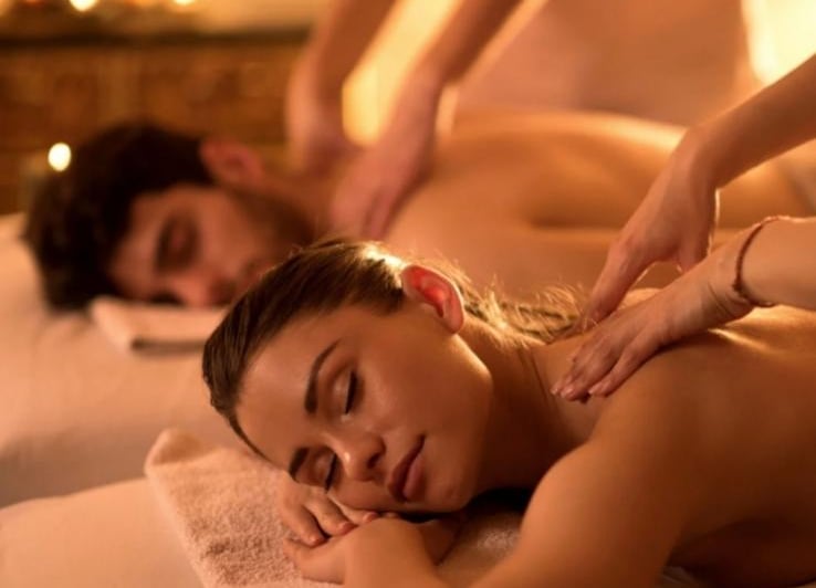 Couple massage experience for shared relaxation at a spa in Seminyak