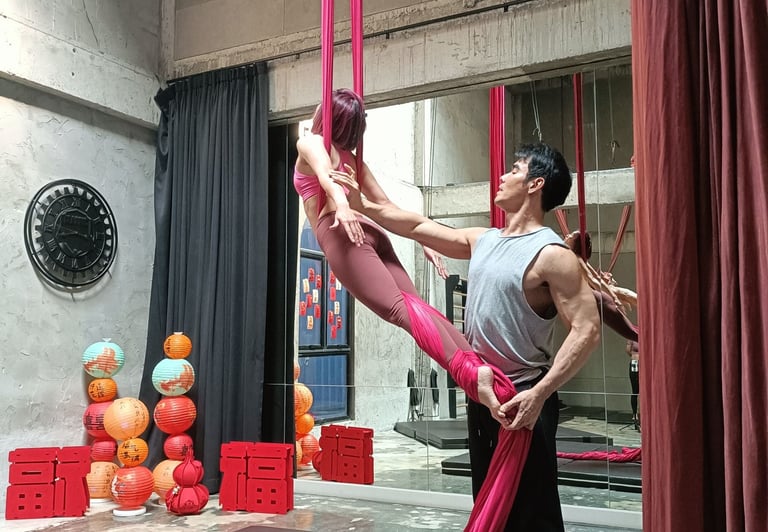 Instructer guide member about body setup and performance