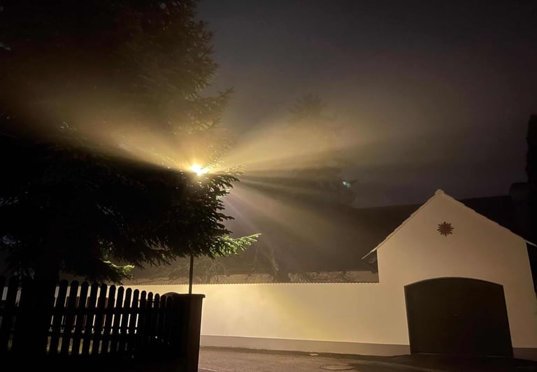 Nebel in der neuen Siedlung