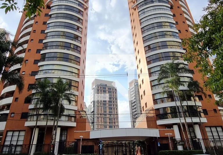 Apartamento à venda no Panamby, Morumbi em São Paulo SP. Edifício Tons do Tangará. Ao lado do Parque
